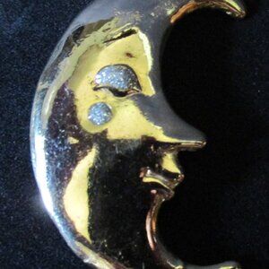 Vintage Unbranded Shiny Gold Tone Metal Half Moon Face Brooch/Pin 2" x 1.5"